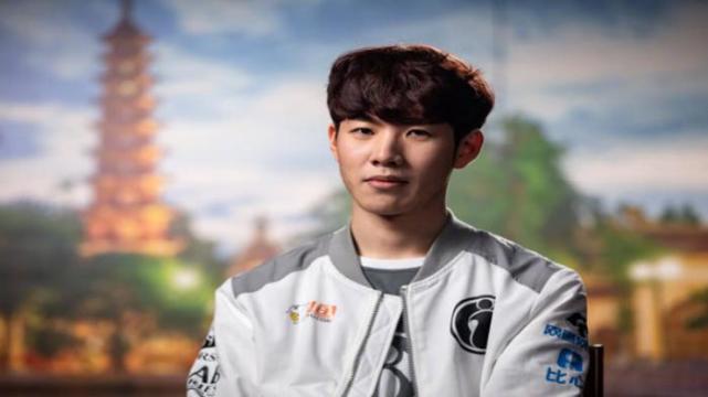 不容小视 不容小视