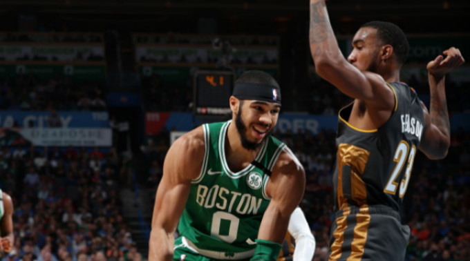 篮下强打时 篮下强打时